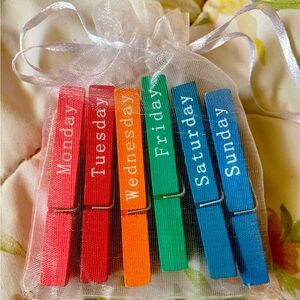 💖Cost Plus World Market M-Sunday clothes pin holders